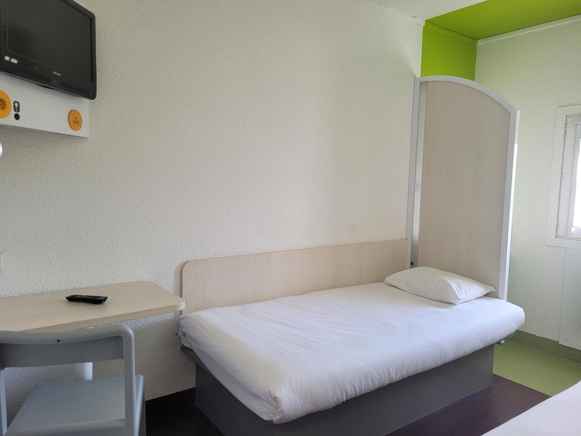 Tip Hotel Cambrai Ex Hotel F1 Buitenkant foto